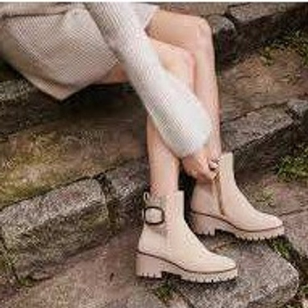 Blondo Dahlia Waterproof Suede Lug Sole Chunky Ankle Boots Tan Size 8.5